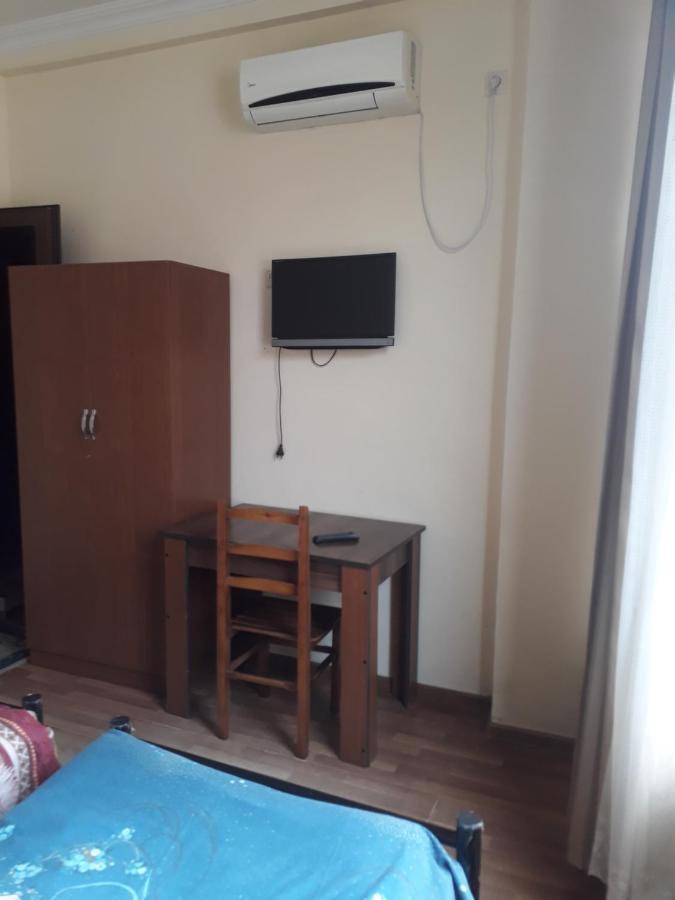 Hotel George Dom Batumi Esterno foto