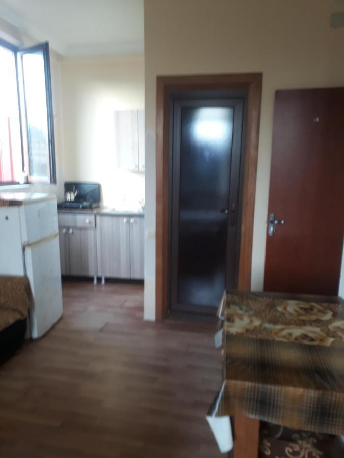 Hotel George Dom Batumi Esterno foto