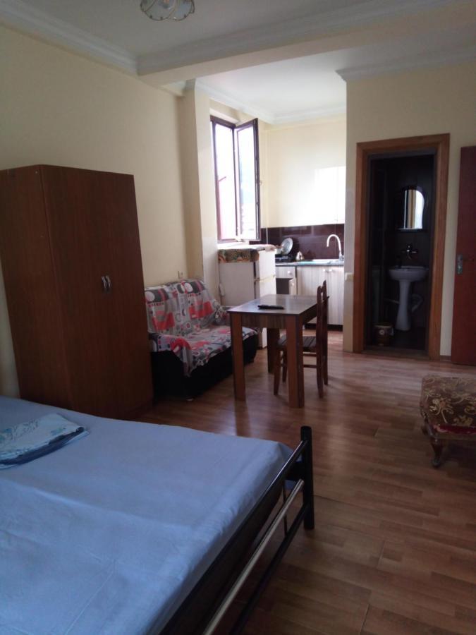 Hotel George Dom Batumi Esterno foto