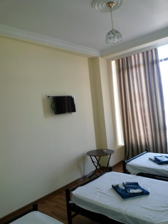 Hotel George Dom Batumi Esterno foto