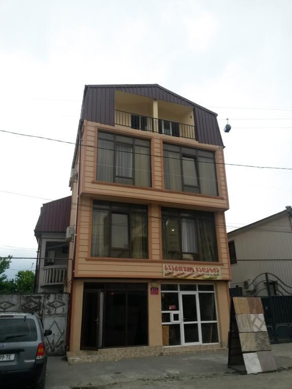 Hotel George Dom Batumi Esterno foto