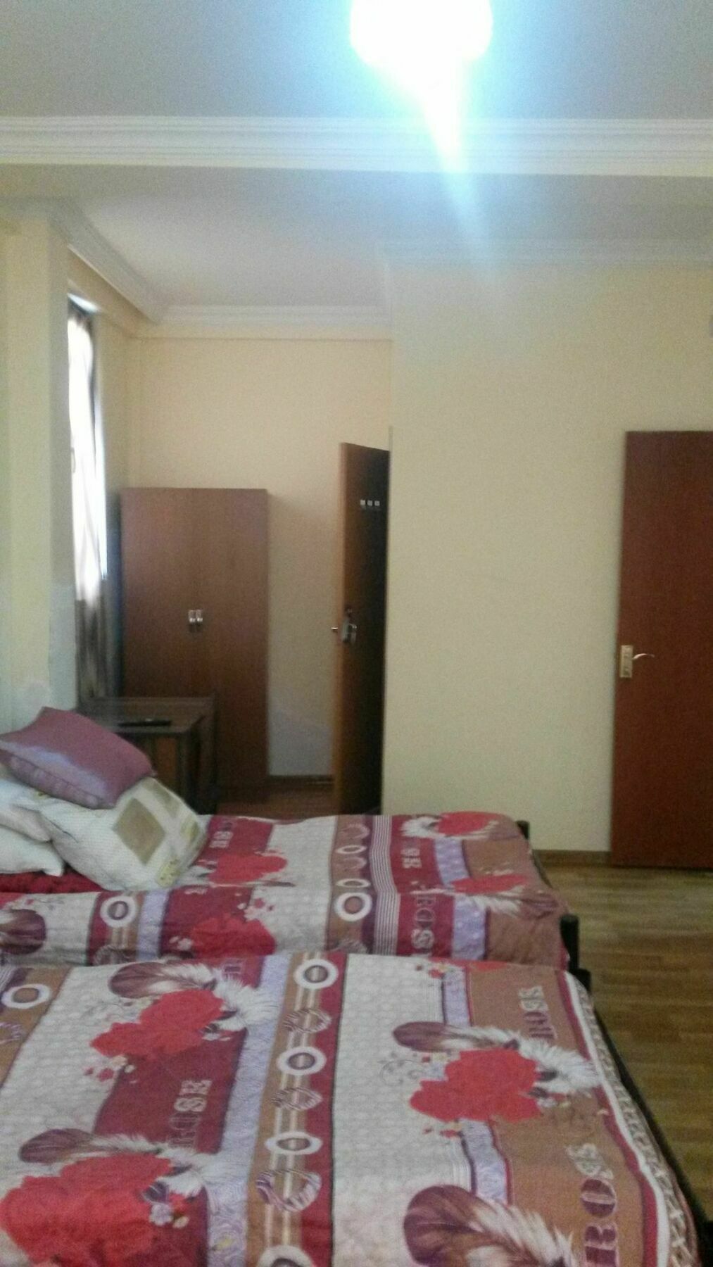 Hotel George Dom Batumi Esterno foto